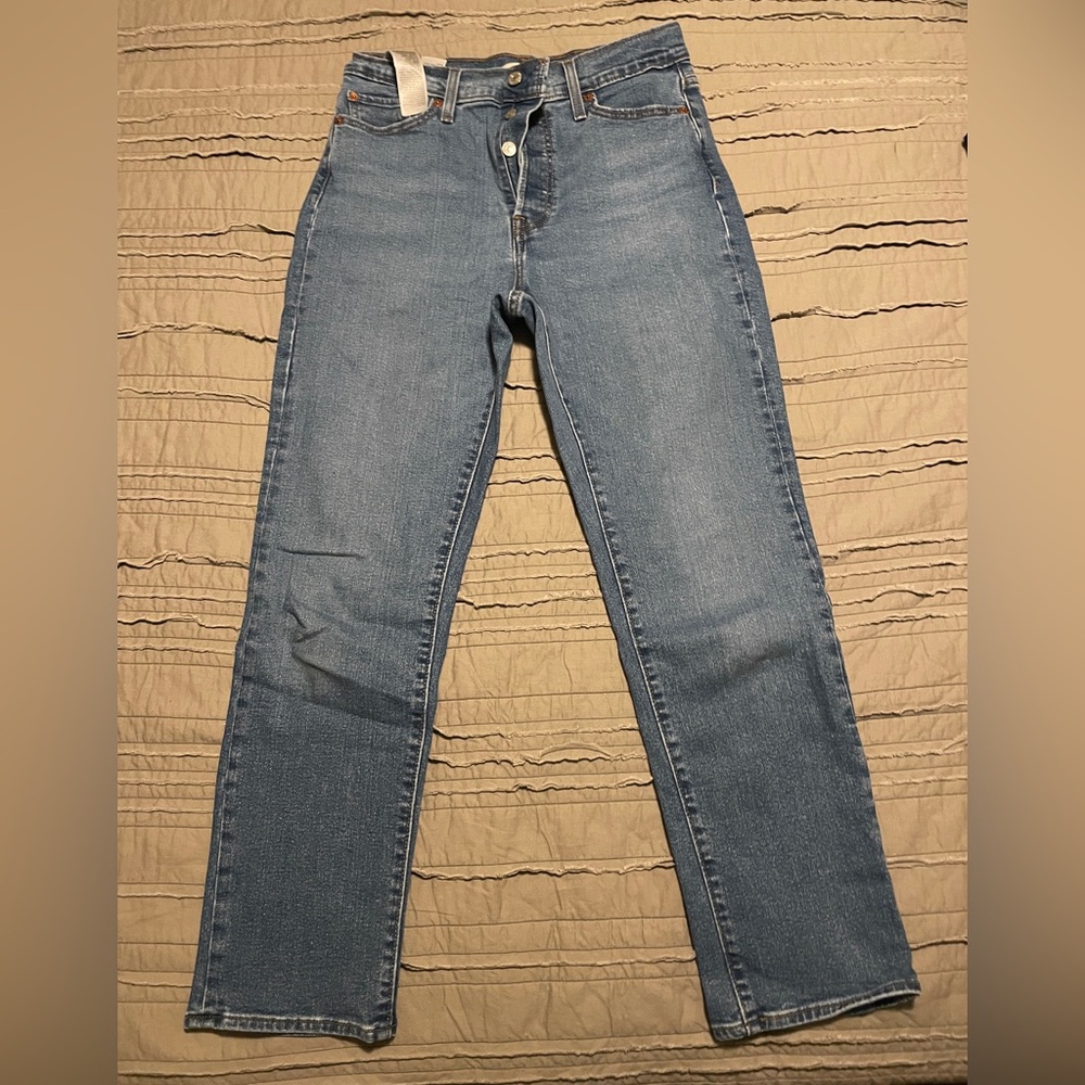 Levi’s Wedgie Straight Jeans medium wash 29 waist 28 in inseam